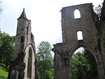 Klosterruine (zerstört nach Blitzschlag 1804)